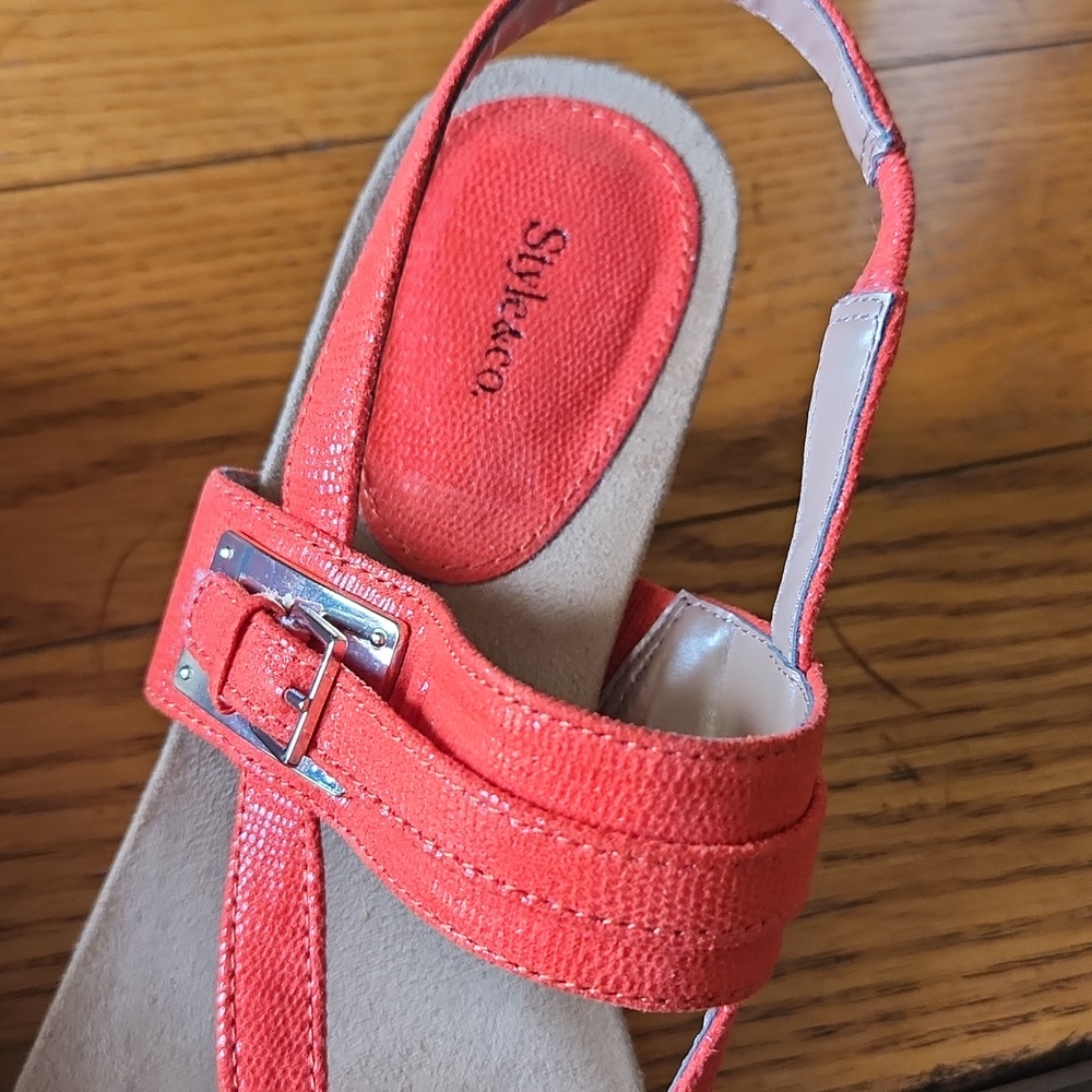 Sandals - Picture 4 of 4
